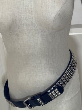 Hot Topic Pyramid Studded Belt Manmade Unisex Goth Rockabilly Y2K Grunge Size 38
